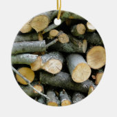 Pile von gestapeltem geschnittenem Feuerholz Keramikornament (Vorne)