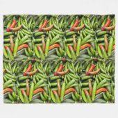 Pile von grünen scharfen Paprikaschoten Fleecedecke (Vorderseite (Horizontal))