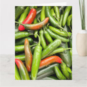 Pile von grünen scharfen Paprikaschoten Karte (Vorderseite)
