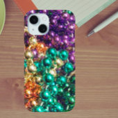 Pile von Mardi Gras Beads Sparkling im Licht Case-Mate iPhone Hülle