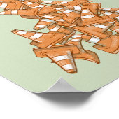 Pile von orangefarbenen Straßenkegel Poster (Ecke)