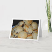 Pile von Raisin Scones auf Plate Karte (Vorderseite)
