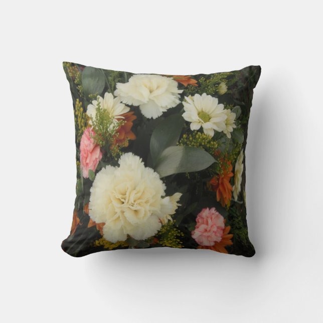Pillow Carnation Bouquet Kissen (Vorderseite)