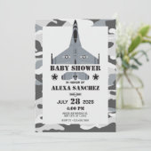 Pilot eines Flugzeugs mit Luftwaffe Baby-Dusche Einladung (Stehend Vorderseite)