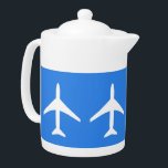 Pilot eines Funky-Flugzeug-Flugzeugs<br><div class="desc">Funky White Flugzeug Blue Background Teapot / Tea Pot zu Ihrer Zuhause / Office Trinkbehälter Kollektion hinzuzufügen. Eine coole Geschenk-/Geschenkidee für alle,  die individuelle Design-Objekte,  positive Blicke,  Himmel,  Fliegen,  Luftfahrt etc. Liebe. Fluglinien,  Fluglinien,  Himmel,  Luft.</div>