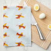 Pilot fliegendes Flugzeug am Himmel Geschirrtuch (Viertel Falte)