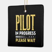 Pilot in Progress – Loading Bar Aviation Design Keramikornament (Links)