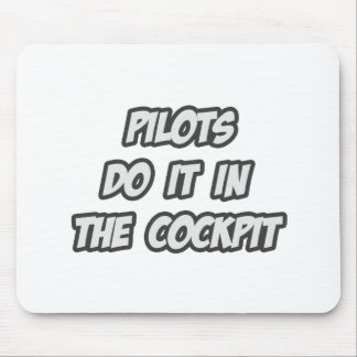 Piloten machen es im Cockpit Mousepad