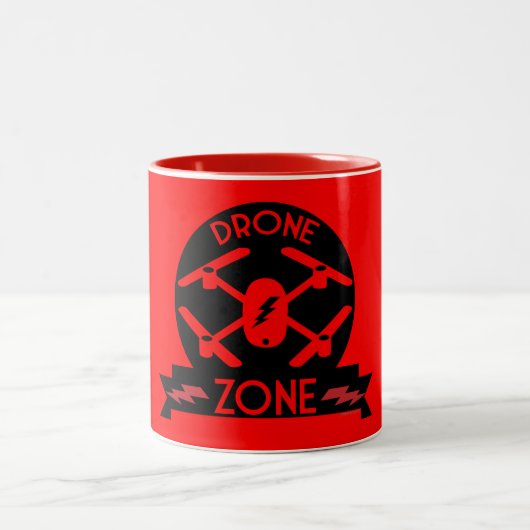 Pilotprogramm für Hobby Drone Zweifarbige Tasse (Mittel)