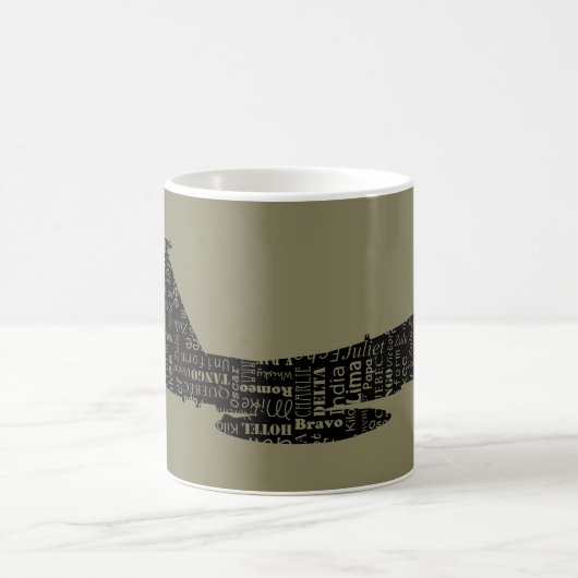 Pilotprogramm für militärische Kampfjets-Phonetic- Kaffeetasse (Mittel)