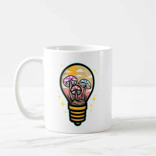 Pilz in einer Glühbirne Kaffeetasse (Links)