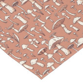 Pilz Print on Terracotta Brown Mittelgroßer Tischläufer (Ecke)