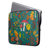 Pilze, Blätter, Nüsse und Beeren im Herbst auf bla Laptopschutzhülle (Vorderseite Links)