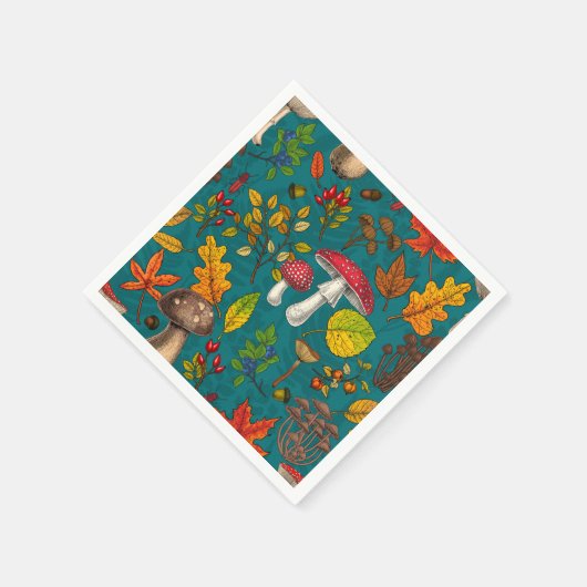 Pilze, Blätter, Nüsse und Beeren im Herbst auf bla Serviette (Ecke)