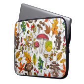 Pilze, Blätter, Nüsse und Beeren im Herbst auf Wei Laptopschutzhülle (Vorderseite Links)