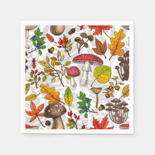 Pilze, Blätter, Nüsse und Beeren im Herbst auf Wei Serviette