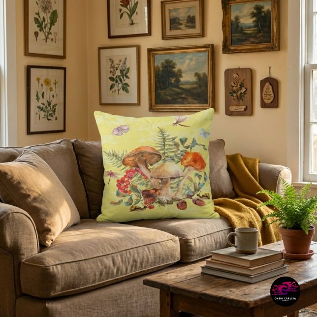 Pilze, Libellen, Motten und Schnecken Kissen (That mushroom pillow just changed the whole vibe of the room.)