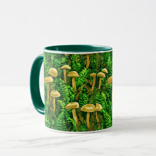 Pilze und Fernen im Waldboden Tasse