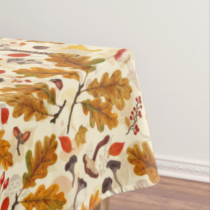 Pilze und Herbstflora auf Sahne Tischdecke