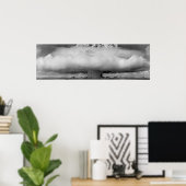 Pilzwolke aus einer Atombombenexplosion Poster (Heimbüro)