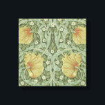 Pimpernel Pattern (von William Morris) Leinwanddruck<br><div class="desc">Dieses Design zeichnet sich durch einen Ausdruck eines Tapetendesigns aus, das von dem britischen Künstler William Morris (1834-1896) entworfen wurde, der mit der Kunsthandwerksbewegung in Verbindung steht. Es ist ein Blumenmuster mit gewundenen grünen Blätter, die sich um Chrysanthemum, Jasmin und Pimpernell-Blume verflechten. Auch zwischen den Blume gibt es Weidenzweige. Das...</div>
