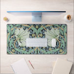 Pimpernel, William Morris Schreibtischunterlage<br><div class="desc">William Morris (24. März 1834 - 3. Oktober 1896) war ein britischer Textilingenieur, Dichter, Romanautor, Übersetzer und sozialistischer Aktivist, der mit der British Arts and Crafts Movement assoziiert ist. Er trug maßgeblich zur Wiederbelebung der traditionellen britischen Textilkunst und -methoden bei. Seine literarischen Beiträge trugen dazu bei, das moderne Fantasy-Genre zu...</div>