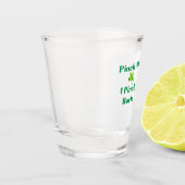 Pinch, ich hebe mich zurück mit einem laufenden Kl Schnapsglas (Links)