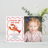 Pinch Me Retro Crawfish Foto 1. Geburtstag Einladung (Stehend Vorderseite)