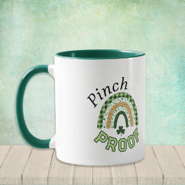 Pinch Proof St Patrick's Day Green Rainbow Plaid Tasse