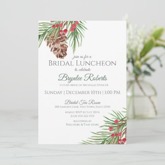 Pine and Berries Winter Bridal Luncheon Einladung (Stehend Vorderseite)