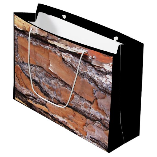 Pine Bark Geschenktasche Große Geschenktüte (Vorderseite Schrägansicht)