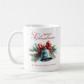 Pine Brunches und Weihnachten Glocke Frohe Weihnac Kaffeetasse (Links)