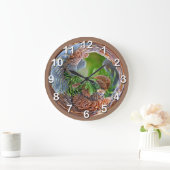 Pine Cone Madness Große Wanduhr (Zuhause)