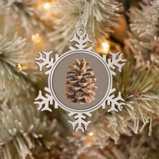 Pine Cone Schneeflocken Zinn-Ornament (Baum)