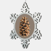 Pine Cone Schneeflocken Zinn-Ornament (Rechts)