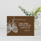 Pine Cone Silhouette Braun und Silber Hochzeit Einladung (Stehend Vorderseite)
