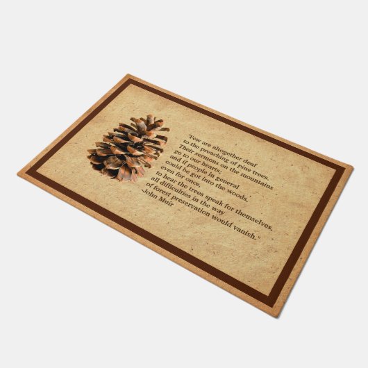 Pine Cone und John Muir Zitat Fußmatte (Schrägansicht)