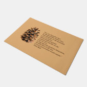 Pine Cone und John Muir Zitat Fußmatte (Schrägansicht)