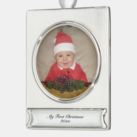 Pine Cones and Ribbon Erstes Weihnachten Banner-Ornament Silber (Links)