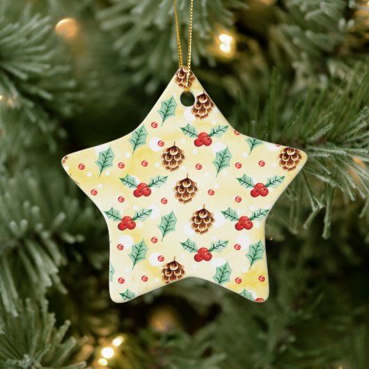 Pine Cones und Holly Christmas Pattern Keramik Ornament (Baum)