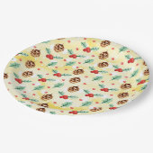 Pine Cones und Holly Christmas Pattern Pappteller (Schrägansicht)