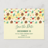 Pine Cones und Holly Winter Pattern Save the Date Einladungspostkarte (Vorderseite)