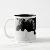 Pine Island Bay in West-Antarktis Zweifarbige Tasse (Links)