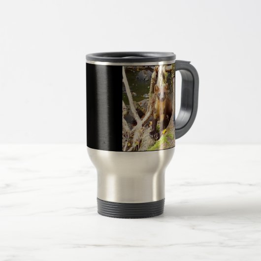 Pine Marten auf Log Reisebecher (VorderseiteRechts)