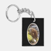 Pine Marten auf Log Schlüsselanhänger (Vorderseite links)