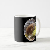 Pine Marten auf Log-Tasse Kaffeetasse (VorderseiteRechts)