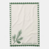 Pine Needle Lane Gingham Trim With Pinecone Accent Geschirrtuch (Vertikal)