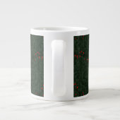 Pine Needles und Red Berries Jumbo-Tasse (Rückseite)