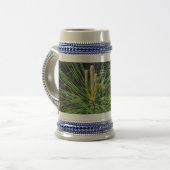 Pine Needles von Kenneth Yoncich Bierglas (Vorderseite Links)