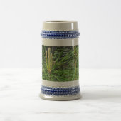 Pine Needles von Kenneth Yoncich Bierglas (Mittel)